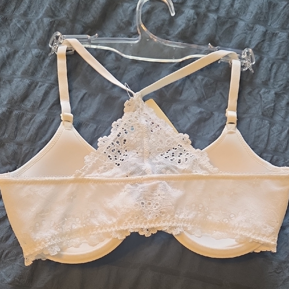 NWT b.tempted White Racerback Bra - Picture 6 of 8